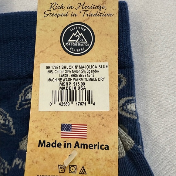 Brown Dog Socks with Oysters on Them Size Large - Picture 2 of 2